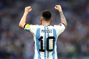El número de dorsal con el que Messi se convirtió en referente indiscutido de la Selección servirá como columna vertebral del homenaje. REUTERS/Carl Recine