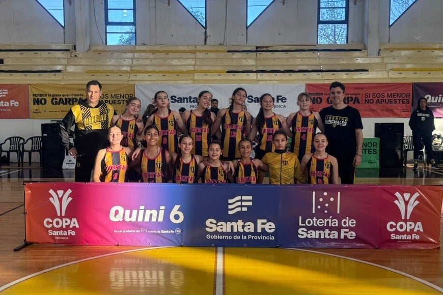 El plantel de Libertad que se coronó en Copa Santa Fe. Foto: Prensa Copa Santa Fe.