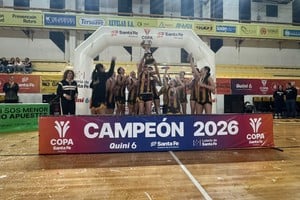 Las chicas de Libertad levantaron la Copa Santa Fe. Foto: Prensa Copa Santa Fe.