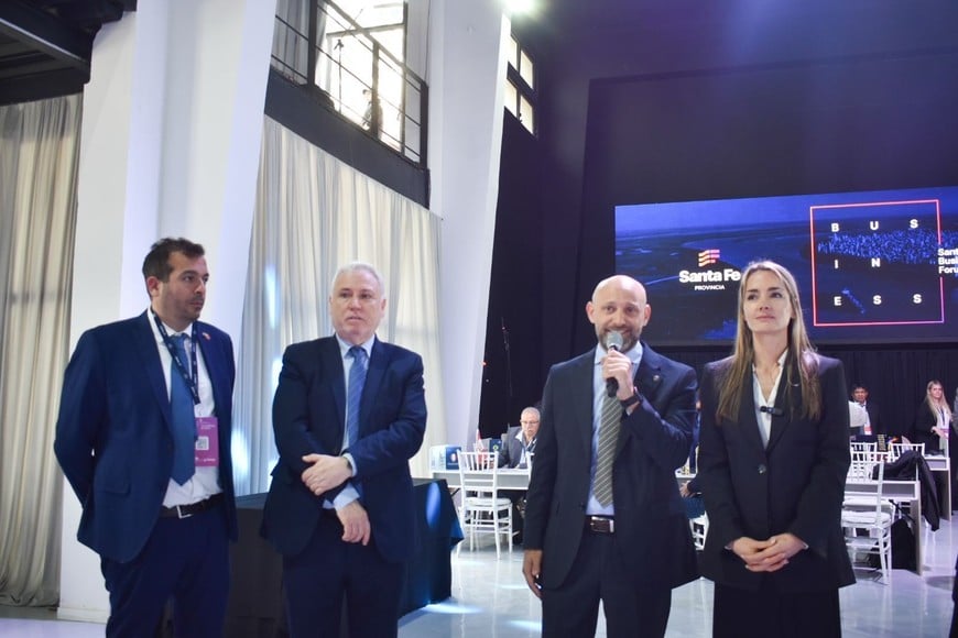 El ministro Gustavo Puccini en el Santa Fe Business Forum.