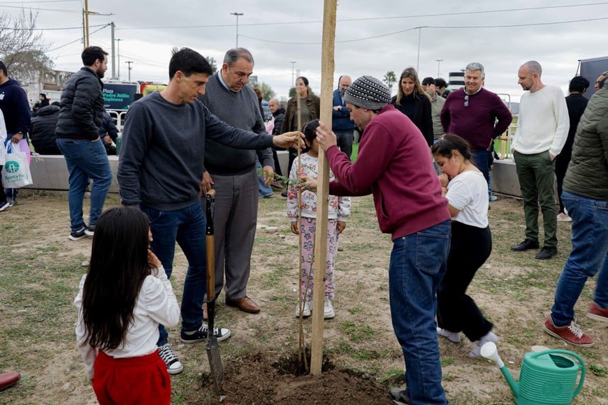 La Municipalidad inauguró la Plaza “Padre Atilio Espinosa” en barrio Centenario