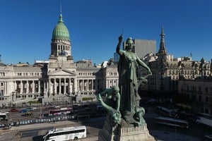 El panorama legislativo sigue siendo el eje de las discusiones en la reunión del círculo rojo.