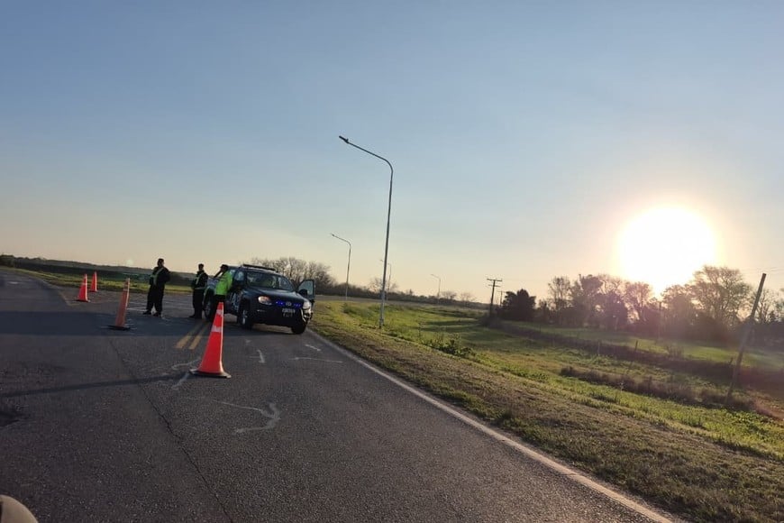 Accidente fatal en la Ruta Nacional 34: murió el conductor de un utilitario tras un fuerte choque contra un camión. Fotos: Radio Rafaela