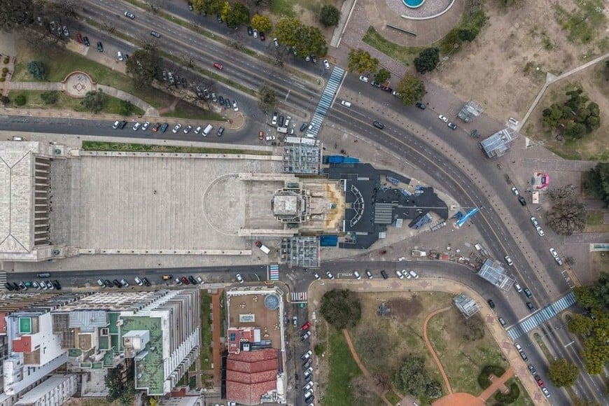 El Monumento Nacional a la Bandera será protagonista de una puesta con mapping, pantallas, iluminación y recursos tecnológicos ante miles de espectadores.