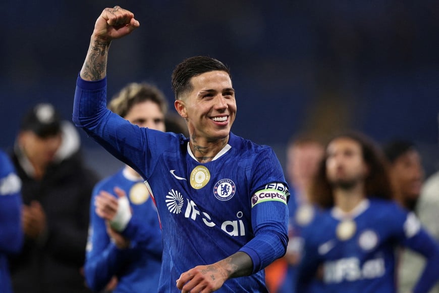 FILE PHOTO: Soccer Football - Premier League - Chelsea v Tottenham Hotspur - Stamford Bridge, London, Britain - May 19, 2026
Chelsea's Enzo Fernandez celebrates after the match REUTERS/David Klein EDITORIAL USE ONLY. NO USE WITH UNAUTHORIZED AUDIO, VIDEO, DATA, FIXTURE LISTS, CLUB/LEAGUE LOGOS OR 'LIVE' SERVICES. ONLINE IN-MATCH USE LIMITED TO 120 IMAGES, NO VIDEO EMULATION. NO USE IN BETTING, GAMES OR SINGLE CLUB/LEAGUE/PLAYER PUBLICATIONS. PLEASE CONTACT YOUR ACCOUNT REPRESENTATIVE FOR FURTHER DETAILS../File Photo