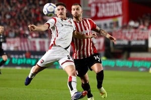 Newell's sacó un aprobado en La Plata y ahora va por el clásico.