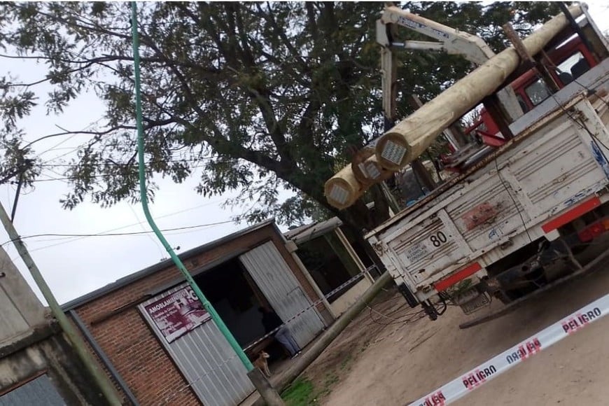 joven muerto tras caerle encima un poste de luz en Santo Tomé