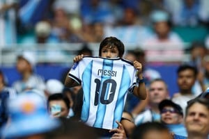 El video reconoce el impacto global de Messi, con cada vez más niños queriendo ser como él, y agradece por unir a todo el país. Foto: Reuters / Nathan Ray Seebeck.