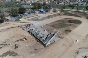 El Gálvez demolió una antigua tribuna para extender el trazado porteño.