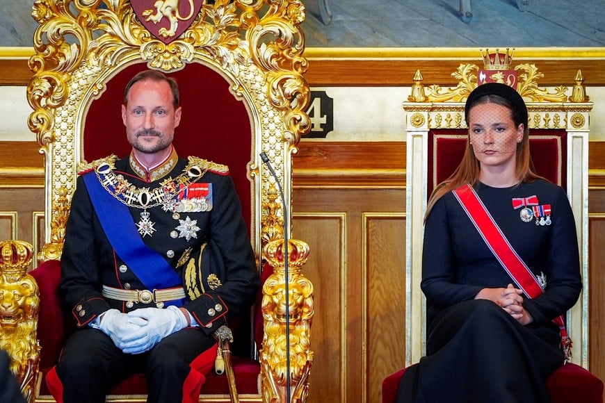 Norway's King Haakon attends a ceremony to take the Oath of Allegiance to the Constitution at the Norwegian Parliament, next to Crown Princess Ingrid Alexandra, following the death of his father King Harald, in Oslo, Norway, September 1, 2026.    NTB/Lise Aserud via REUTERS   ATTENTION EDITORS - THIS IMAGE WAS PROVIDED BY A THIRD PARTY. NORWAY OUT. NO COMMERCIAL OR EDITORIAL SALES IN NORWAY.