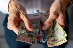 El salario mínimo aumentará todos los meses hasta abril de 2027