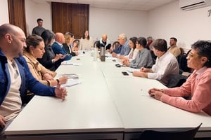 En el salón Lifschitz, los diputados recibieron a los ediles de Sauce Viejo y quedaron en seguir las conversaciones.