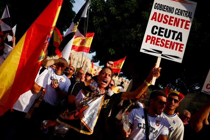 People attend a demonstration in support of Ceuta residents, following recent mass crossings of migrants from Morocco into Ceuta, in Ceuta, Spain, September 2, 2026. REUTERS/Pedro Nunes