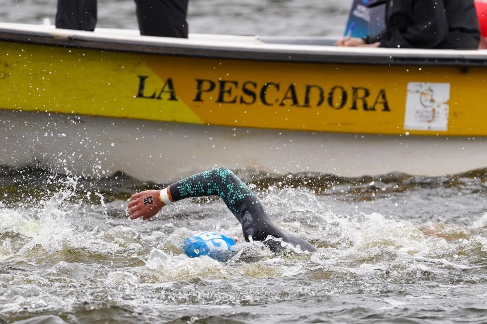 El lago del Parque del Sur recibe a  263 nadadores en el Mundial Junior de Aguas Abiertas.