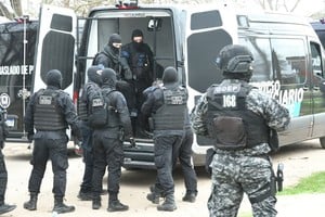 El traslado de detenidos a la nueva Unidad Penitenciaria Nº 9 de Recreo. Crédito: Flavio Raina