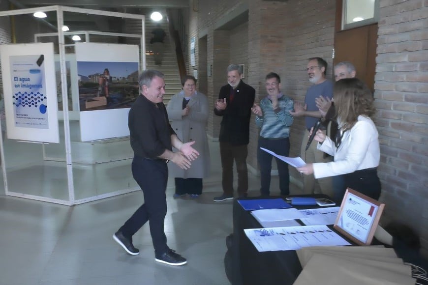 La premiación se realizó este jueves por la tarde en el hall de la FICH.