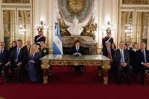 Milei y su gabinete en la cadena nacional sobre Malvinas.