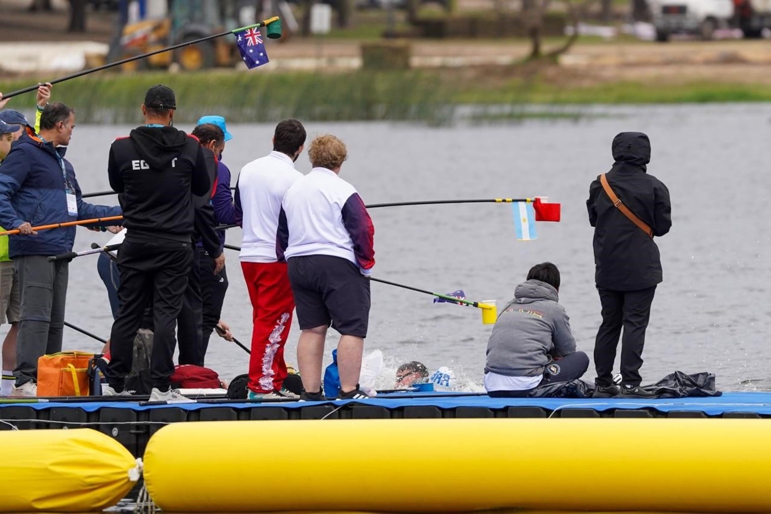 El lago del Parque del Sur recibe a  263 nadadores en el Mundial Junior de Aguas Abiertas.