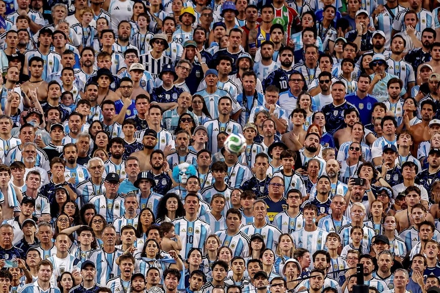 Soccer Football - FIFA World Cup 2026 - Quarter Final - Argentina v Switzerland - Kansas City Stadium, Kansas City, Missouri, U.S. - July 11, 2026
Argentina fans REUTERS/Lee Smith SEARCH "WORLD CUP 2026 PICTURES" FOR THIS STORY. SEARCH "WIDER IMAGE" FOR ALL STORIES.