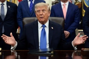 Al ser preguntado sobre si apoyaría a Londres en caso de un reclamo argentino, Trump evitó dar una respuesta clara, vinculando su apoyo al comportamiento y gasto en defensa del Reino Unido. Foto: Archivo / REUTERS / Evelyn Hockstein.