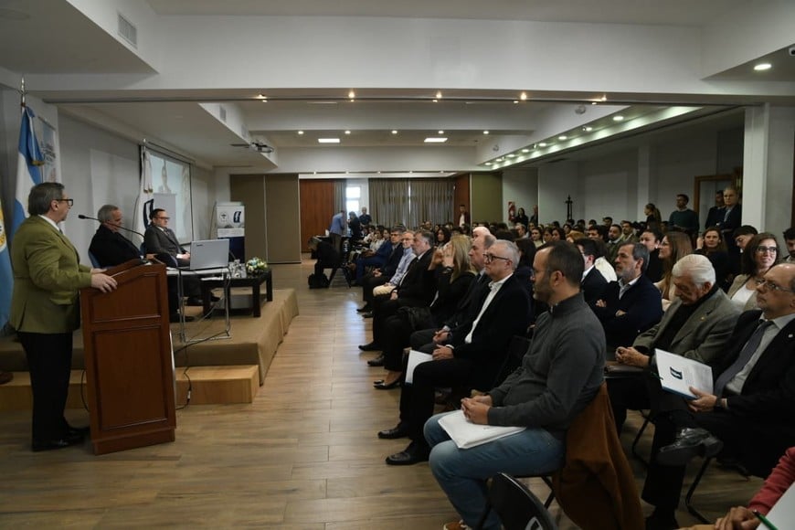 Santa Fe y Uruguay compartieron una jornada de análisis sobre el sector agropecuario. Crédito: Flavio Raina.