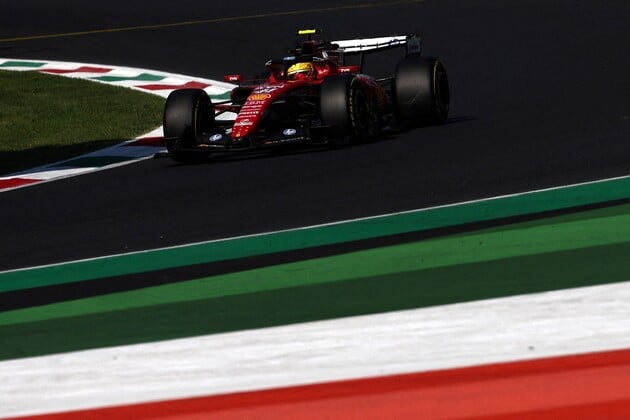 Lewis Hamilton al volante de la Ferrari SF-26 en Monza, donde la escudería estrenó una evolución de su unidad de potencia y una configuración aerodinámica de baja resistencia. REUTERS/Jakub Porzycki     TPX IMAGES OF THE DAY