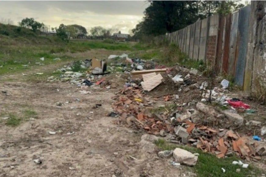 El barrio enfrenta problemas de infraestructura que afectan la calidad de vida de sus residentes.