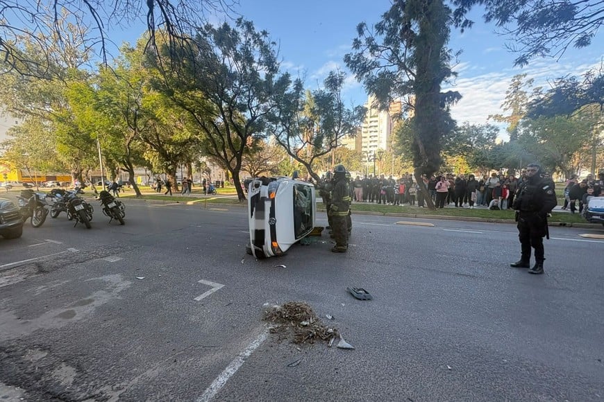 Quedó volcado uno de los vehículos.