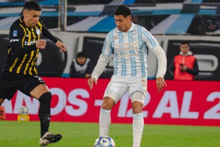 Racing vs Atlético Tucumán. Foto: @ATOficial