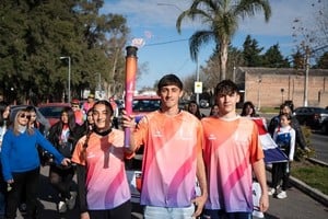 La antorcha llegó a Alvear y Pueblo Esther.