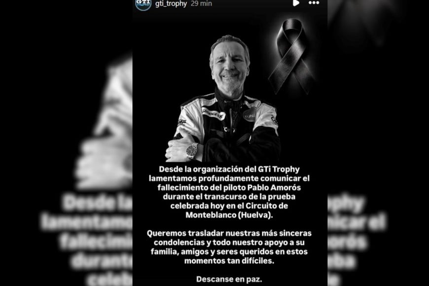 Los servicios médicos asistieron a los pilotos tras el accidente.