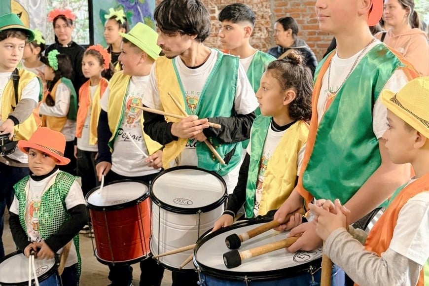 Murga Las Chicharritas. Agrupación surgida en Santa Fe desde el corazón de las infancias y para ellas.