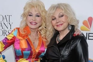 Stella y Dolly Parton.