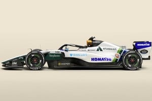 El diseño homenajea al Williams que condujeron Carlos Reutemann y Alan Jones durante la temporada 1981 de la Fórmula 1.