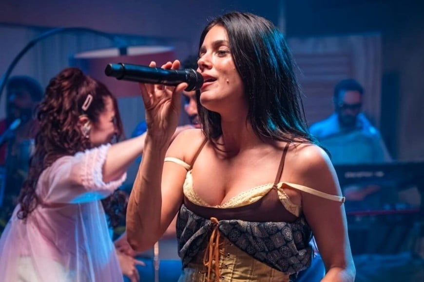 Natalie Pérez será la figura principal de la primera jornada del Fan Fest en Santa Fe, que también incluirá premiaciones y bandas locales.