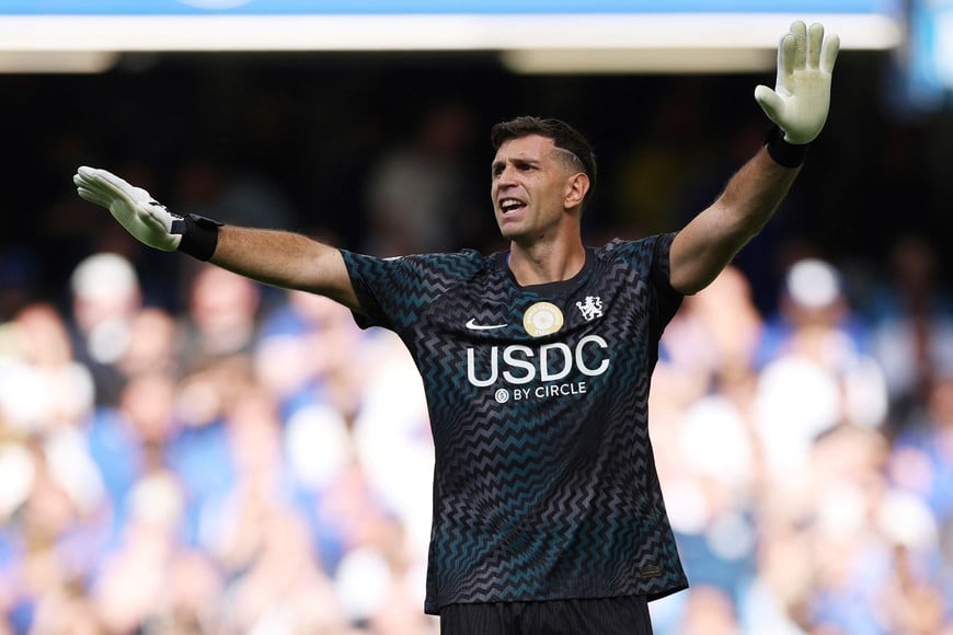 Soccer Football - Premier League - Chelsea v Brighton & Hove Albion - Stamford Bridge, London, Britain - August 30, 2026
Chelsea's Emiliano Martinez reacts Action Images via Reuters/John Sibley EDITORIAL USE ONLY. NO USE WITH UNAUTHORIZED AUDIO, VIDEO, DATA, FIXTURE LISTS, CLUB/LEAGUE LOGOS OR 'LIVE' SERVICES. ONLINE IN-MATCH USE LIMITED TO 120 IMAGES, NO VIDEO EMULATION. NO USE IN BETTING, GAMES OR SINGLE CLUB/LEAGUE/PLAYER PUBLICATIONS. PLEASE CONTACT YOUR ACCOUNT REPRESENTATIVE FOR FURTHER DETAILS..