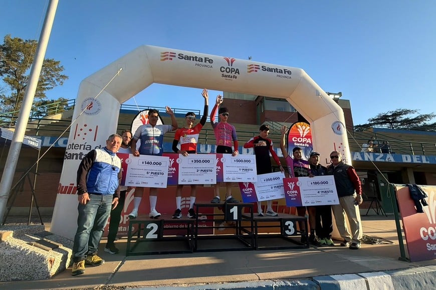 Ciclistas de distintas ciudades participaron de la segunda fecha de la Copa Santa Fe en Esperanza.