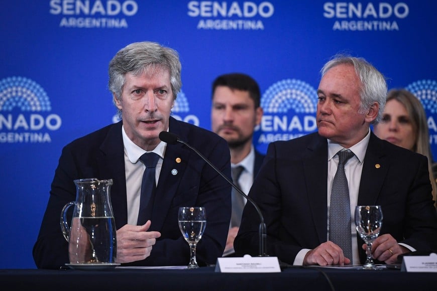El Senado avanzó con la reforma del BCRA, tras un tenso debate por el uso de reservas como garantía