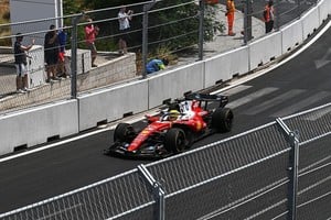 Ferrari llegará al estreno con una pequeña ventaja. 