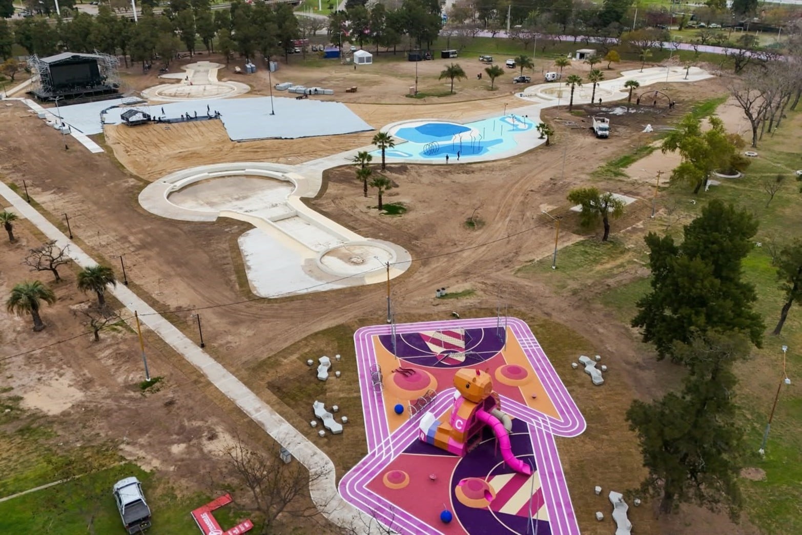Juegos Suramericanos 2026: la nueva pista de atletismo, el Invencible Santa Fe, las canchas de hockey y la Capiplaza.