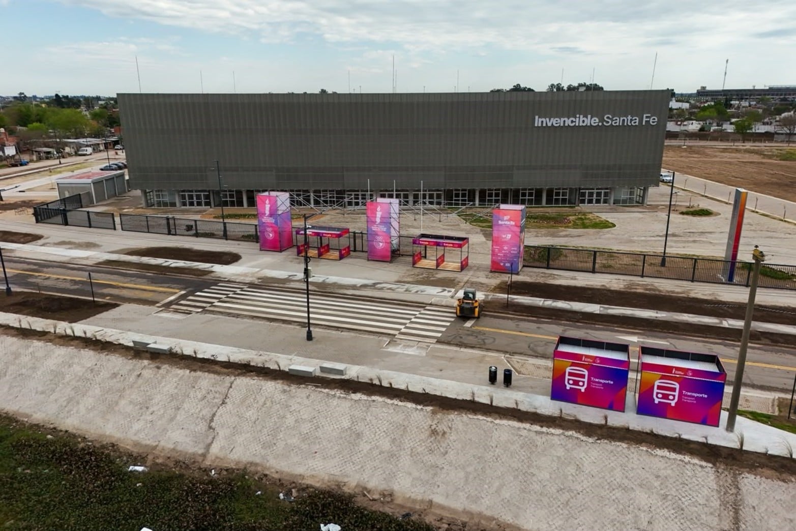 Juegos Suramericanos 2026: la nueva pista de atletismo, el Invencible Santa Fe, las canchas de hockey y la Capiplaza.