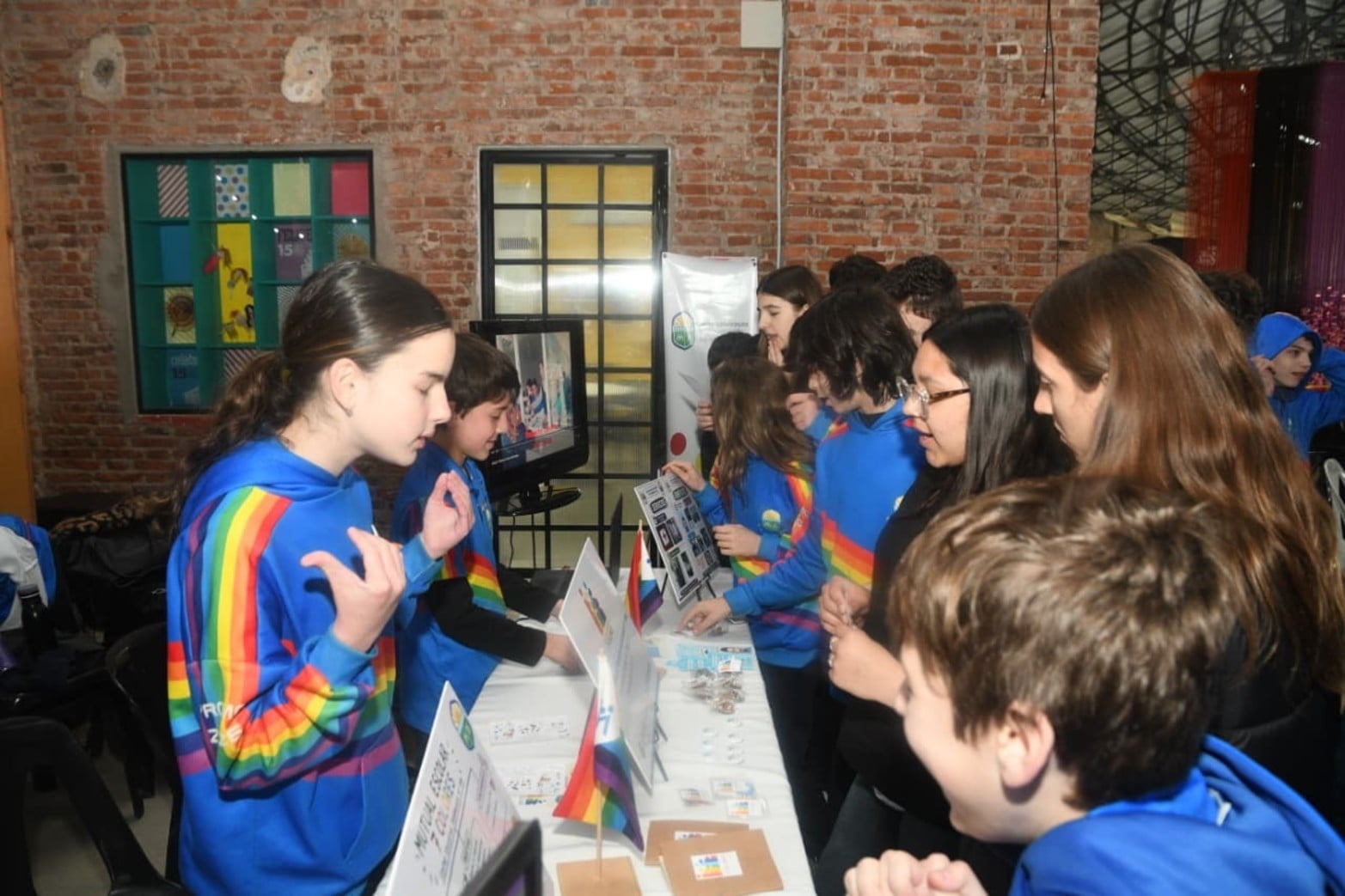 Feria Provincial de Proyectos de la Red de Comunidades de Aprendizajes este miércoles en La Redonda de la ciudad de Santa Fe.