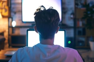 El uso de IA bajo la lupa y una advertencia que involucra a los adolescentes.