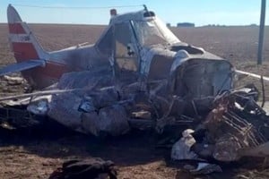 Trasladaron al piloto al hospital.
