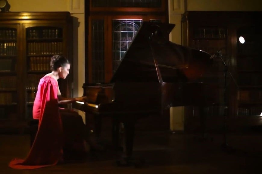 Mariana Pretto, estreno del repertorio para mano izquierda, en la en la Biblioteca “José Gálvez”