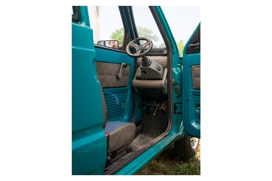 Un Fiat Panda de apenas 50 centímetros de ancho se convirtió en el auto más estrecho del mundo