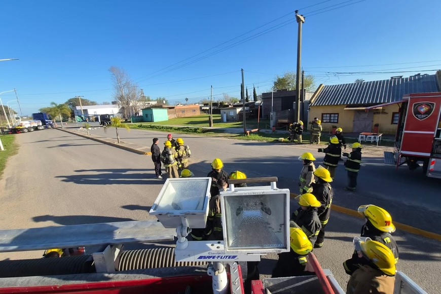 La capacitación permanente constituye uno de los pilares fundamentales del trabajo de los bomberos voluntarios y brigadistas