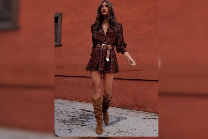 El estilo texano puede combinarse con vestidos, faldas o jeans.
