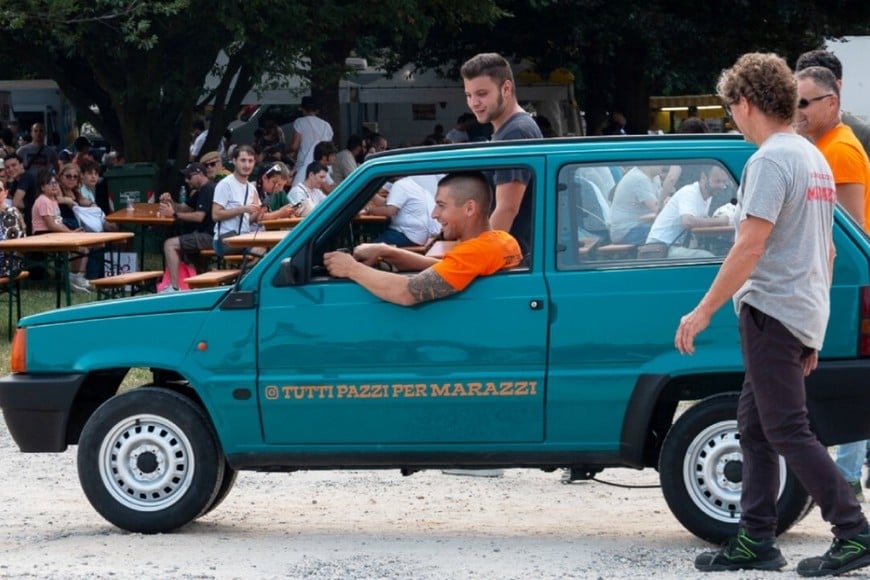 Un Fiat Panda de apenas 50 centímetros de ancho se convirtió en el auto más estrecho del mundo