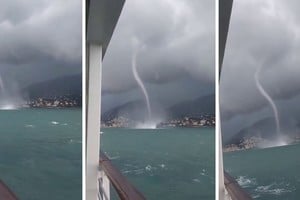 La formación se destacó por su enorme columna de agua y aire.